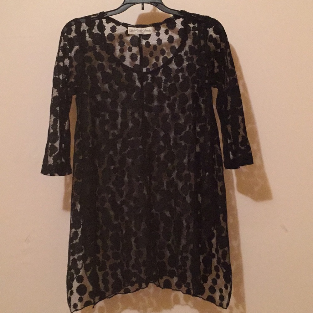 🌹Sole Dione Studio sheer over shirt. SZ-S